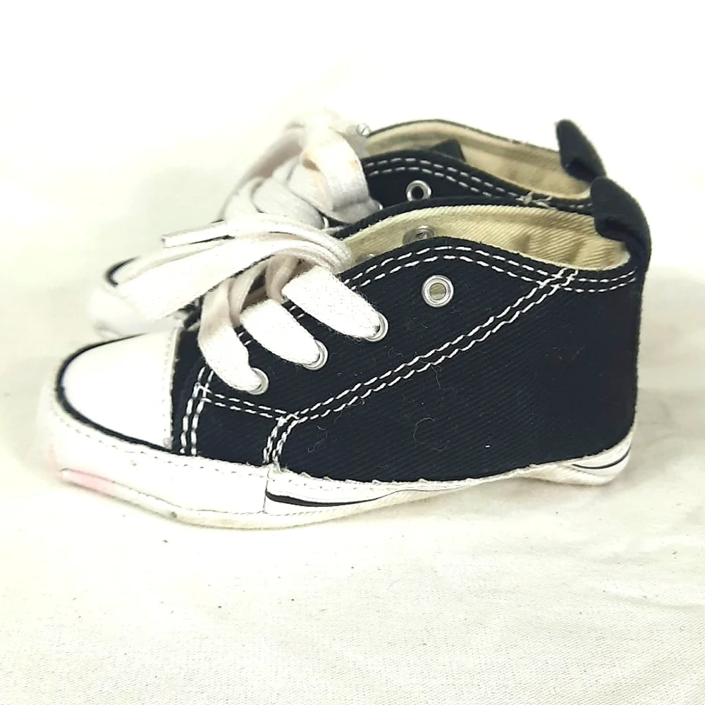 Converse All Star Chuck Taylor Baby Crib Shoes Size 4 Black White with Box